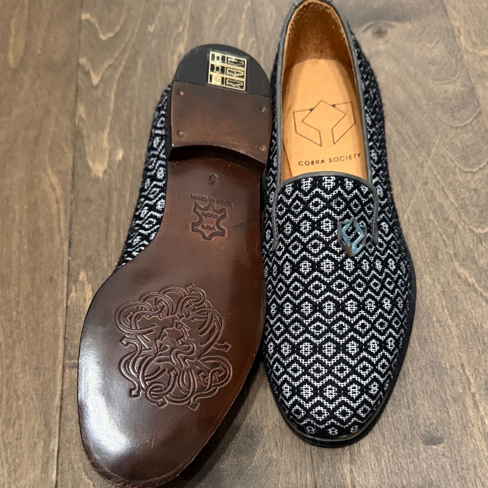 Society Black and White Patterned Men's Loafers - Picture 4 of 8